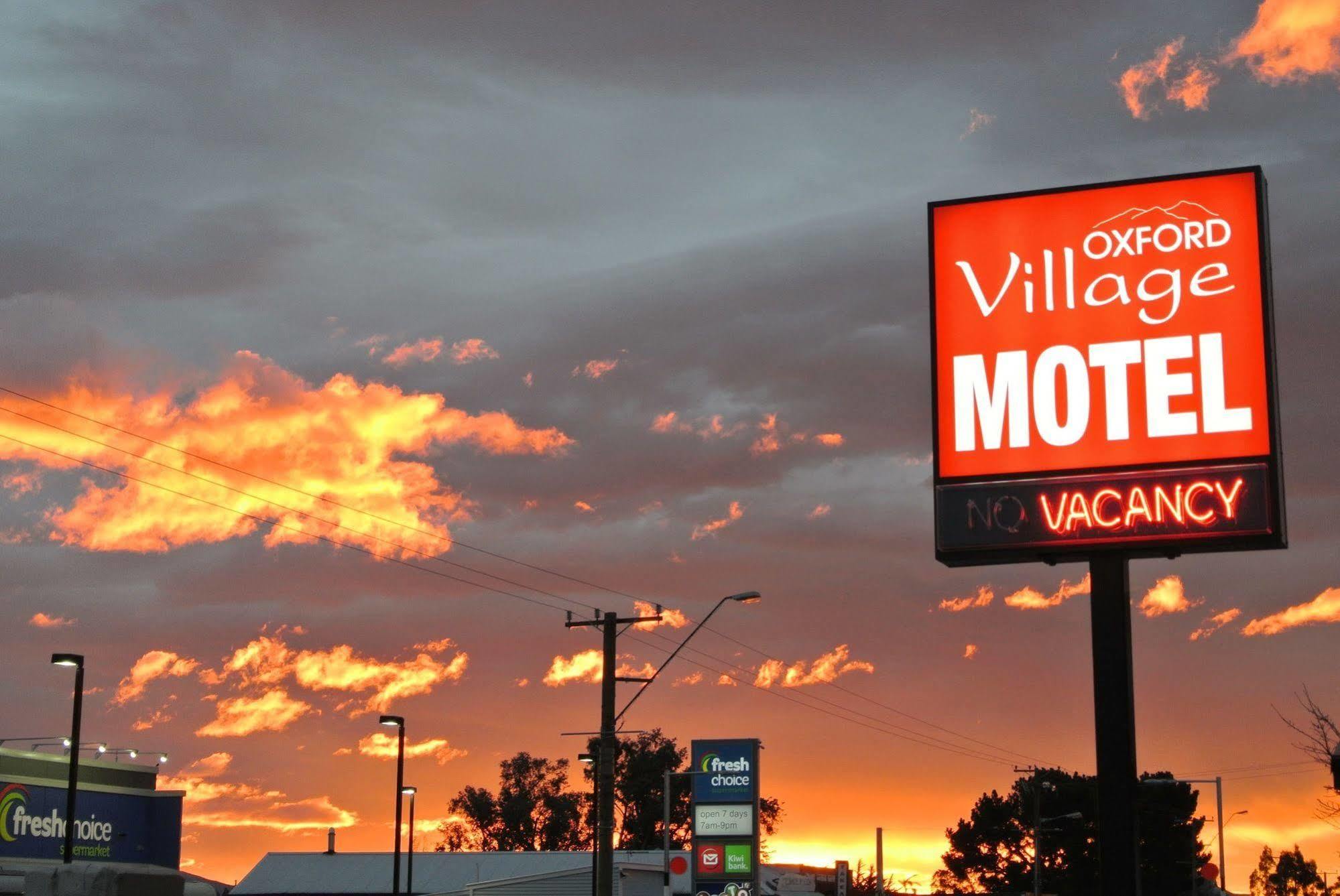 Oxford Village Motels Exterior foto